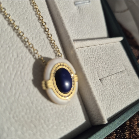 Vintage Gold Necklace - Picture 2 of 3